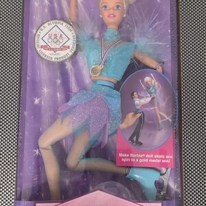 Barbie Skater Doll in White and Pink Ensemble